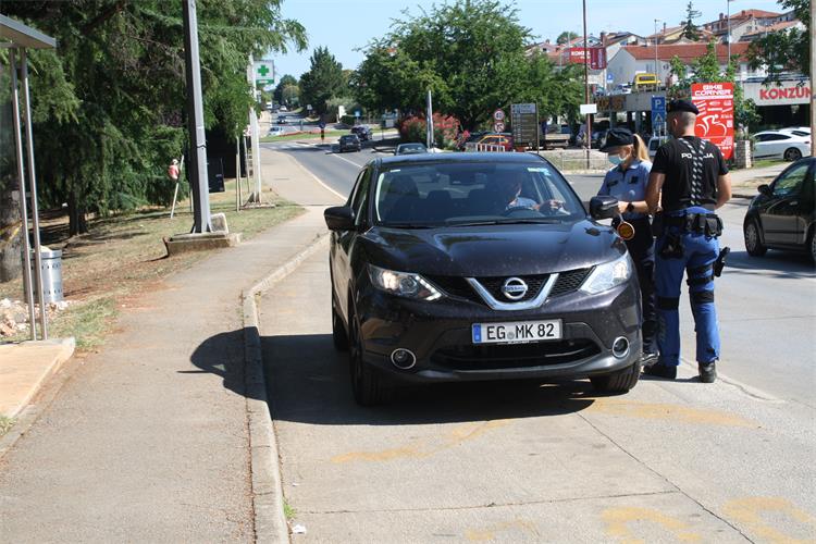 Dan ljubaznosti u prometu: U Poreču nagrađeno 10 vozača